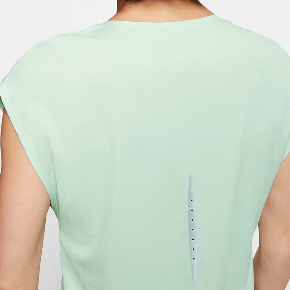 *CLOSEOUT* NWT NIKE TSHIRT SIZE M - Picture 5 of 5